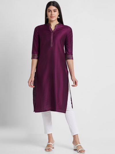 Globus Women Wine Solid Mandarin Collar Straight Kurta