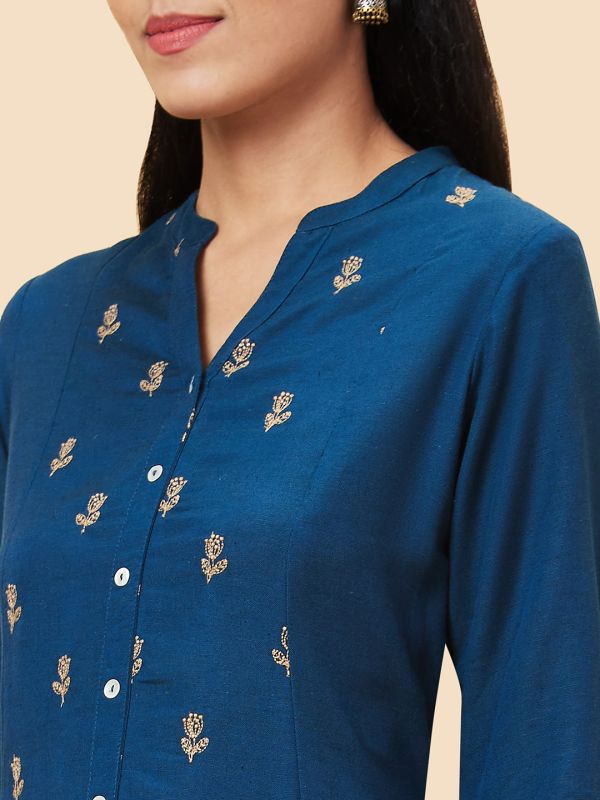 Globus Women Blue Embroidered Mandarin Collar Straight Kurta