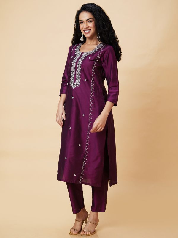 Globus Women Purple Embroidered Round Neck Festive Straight Kurta Set With Trouser