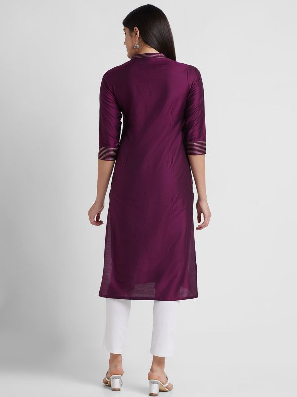 Globus Women Wine Solid Mandarin Collar Straight Kurta