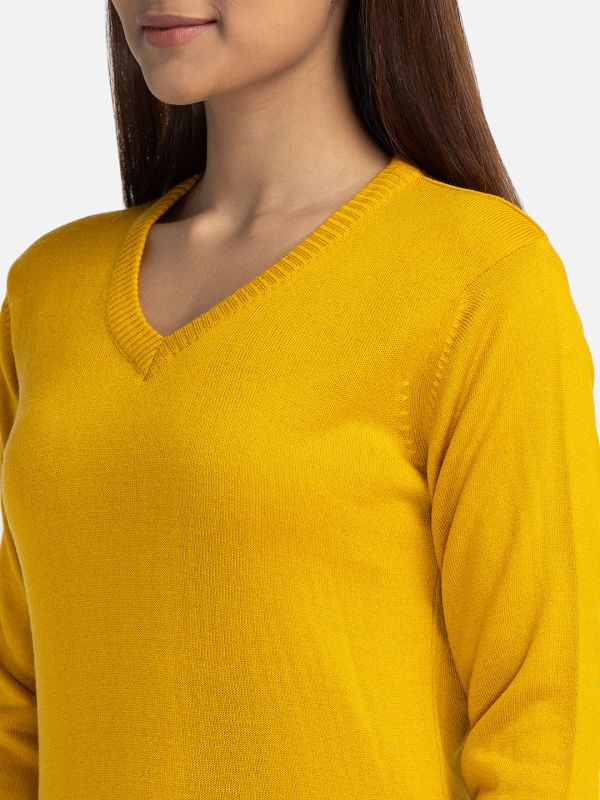 Globus Yellow Solid Pullover Sweater